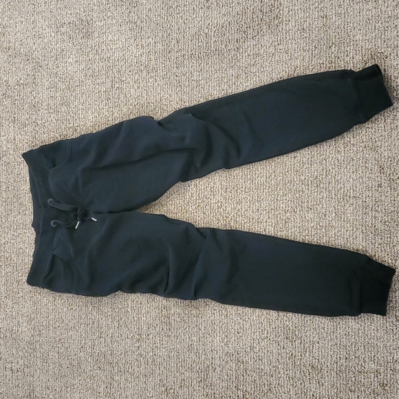 Lululemon joggers - Picture 2 of 3